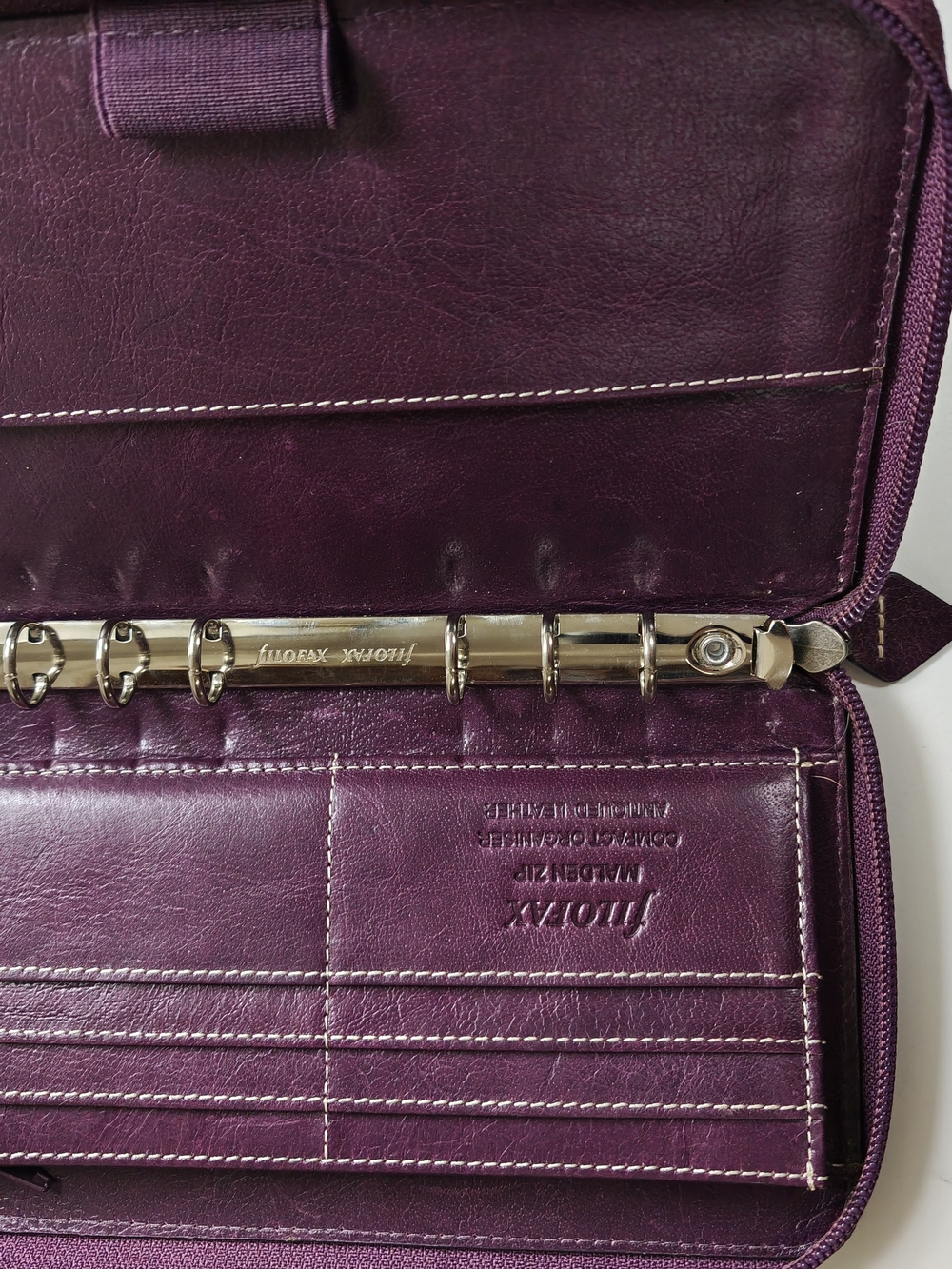 Filofax Malden Compact/Personal Leather Six-Ring Organizer - Picture 3 of 6